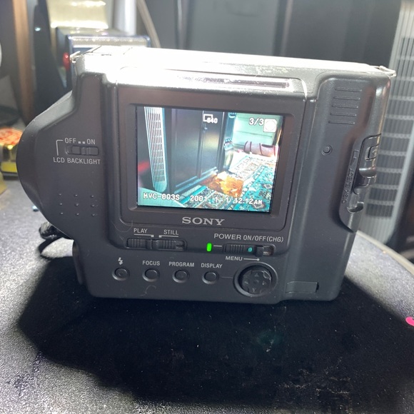 Sony MVC-FD87 1.2MP Digital Camera 3 Optical Zoom - Picture 3 of 7